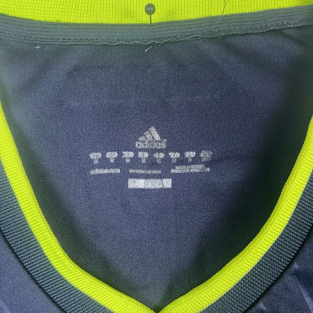 Real Madrid 2010-11 Away Shirt CASILLAS 1 Adidas Soccer Jersey Vintage LFP Men M - Picture 10 of 14